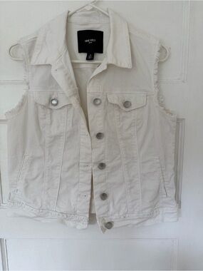 Nine West Missy M creamy white denim vest with tab pockets medium weight